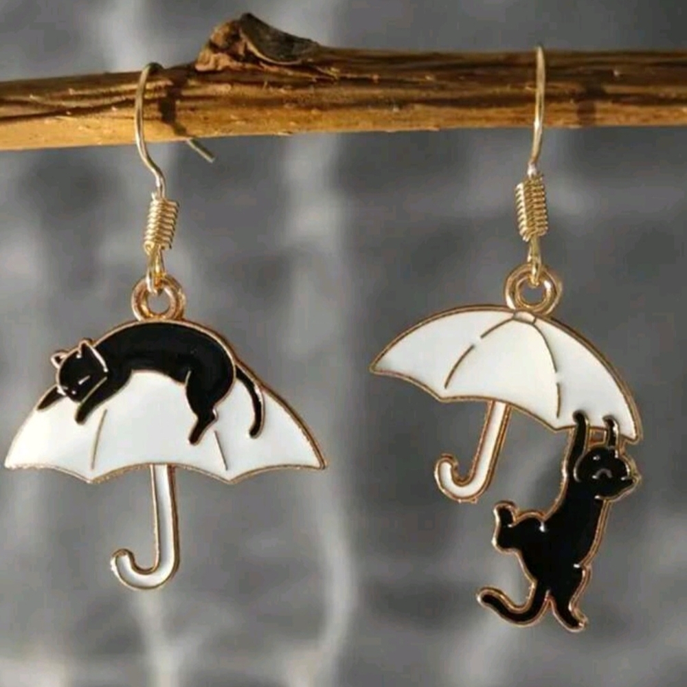 Black Cat🐈‍⬛️🐈‍⬛️ White Umbrella Asymmetrical Dangle Drop Earrings New!